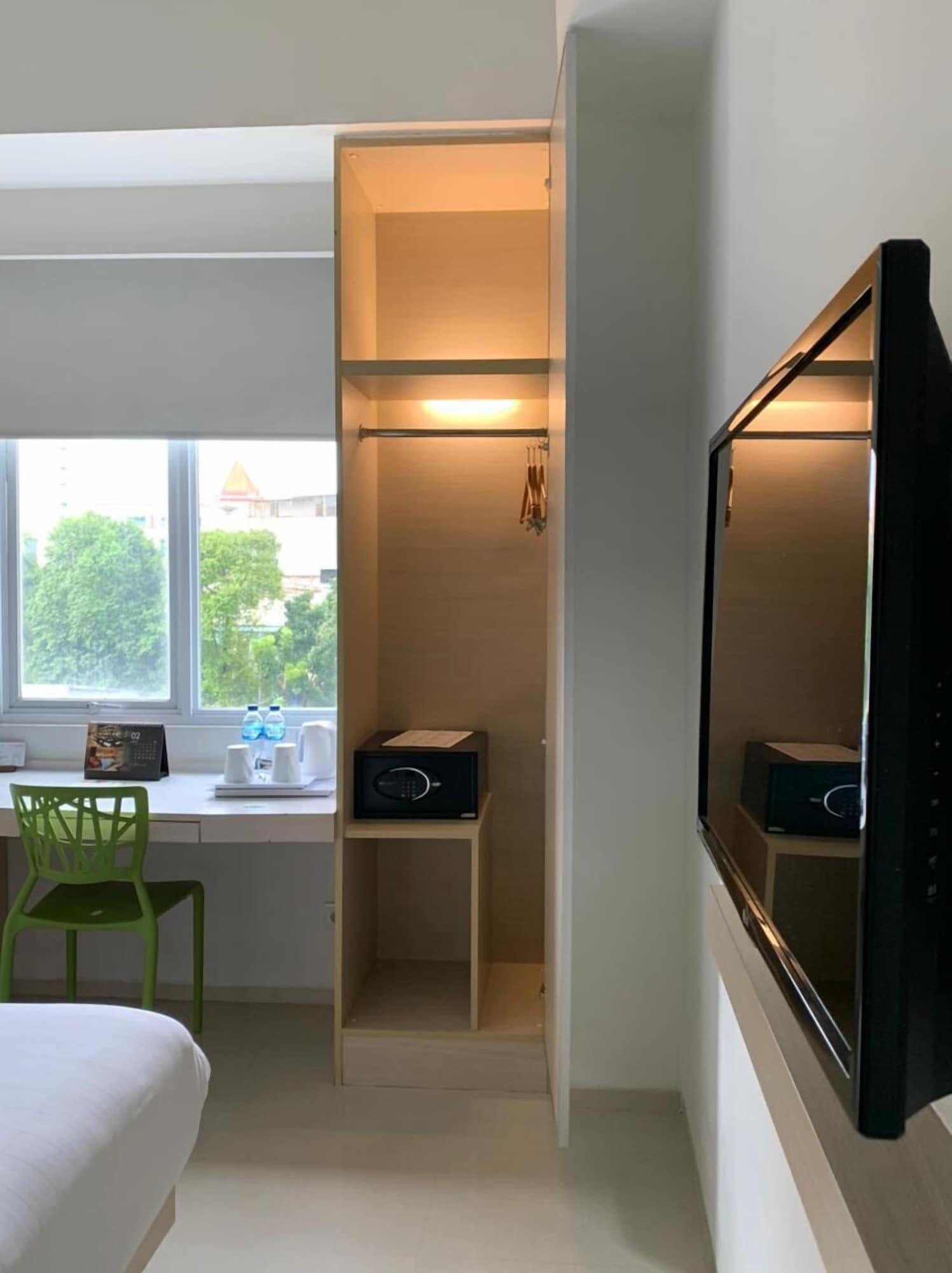 Zuri Express Mangga Dua Hotel Jacarta Exterior foto