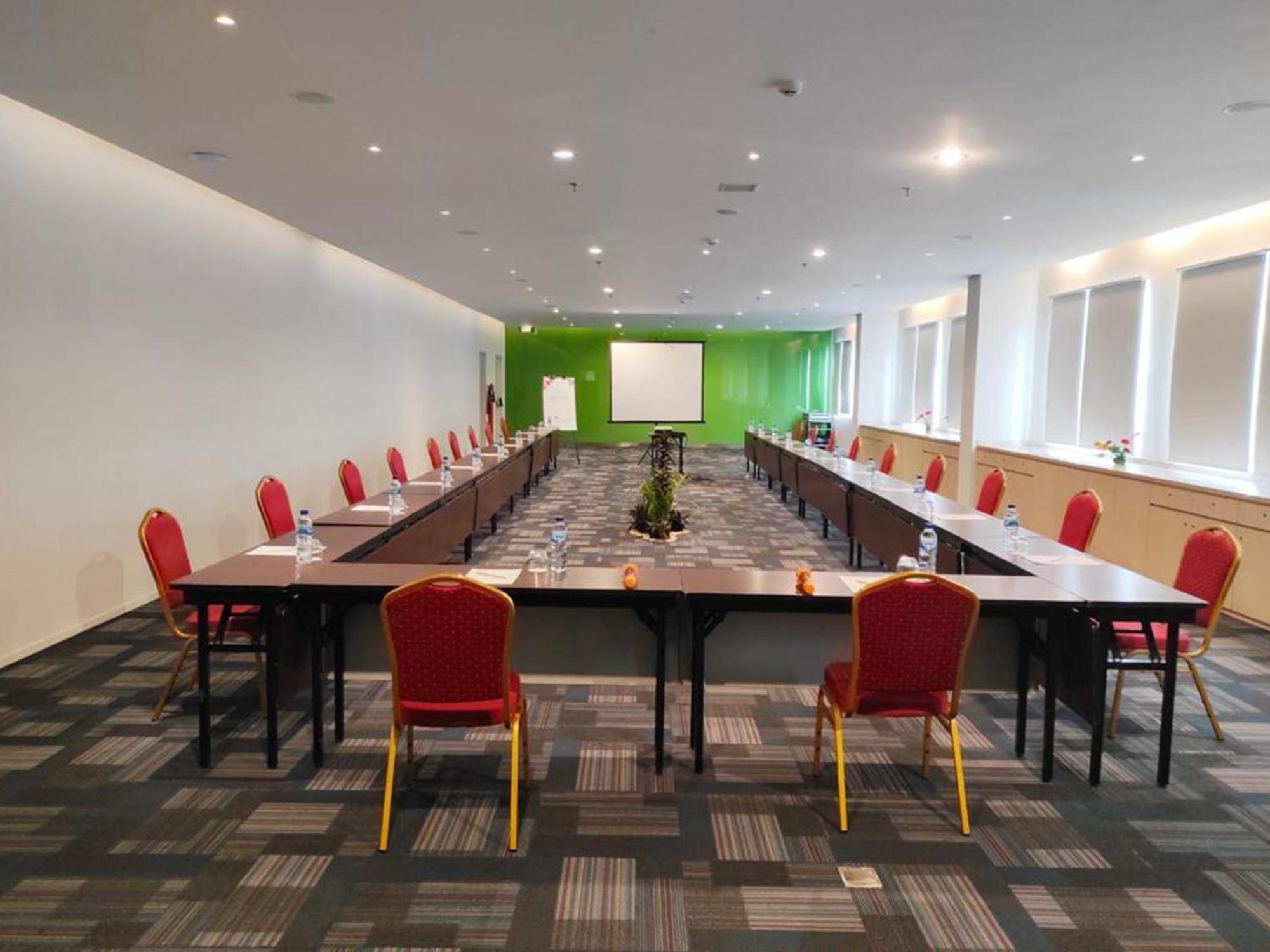 Zuri Express Mangga Dua Hotel Jacarta Exterior foto
