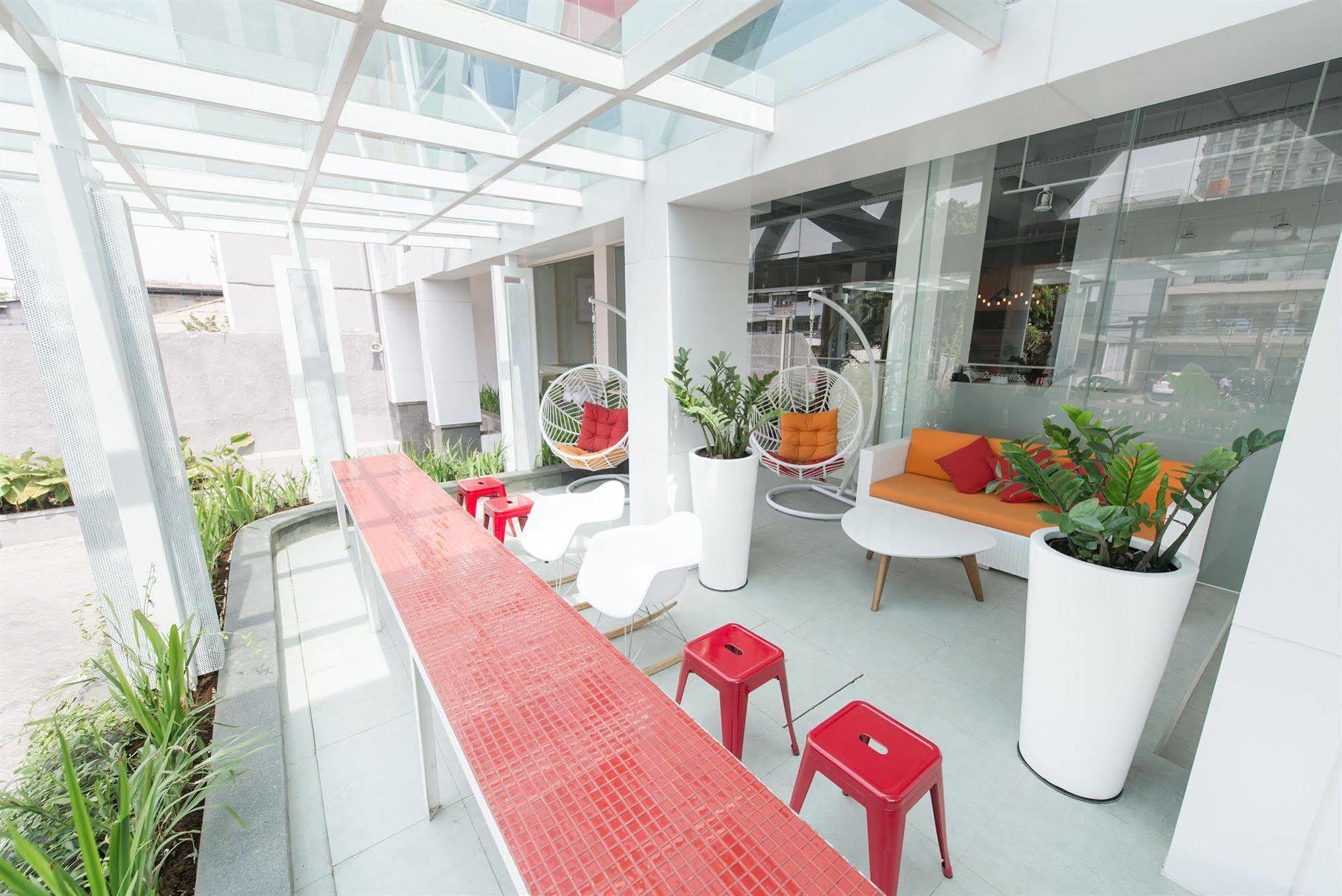 Zuri Express Mangga Dua Hotel Jacarta Exterior foto